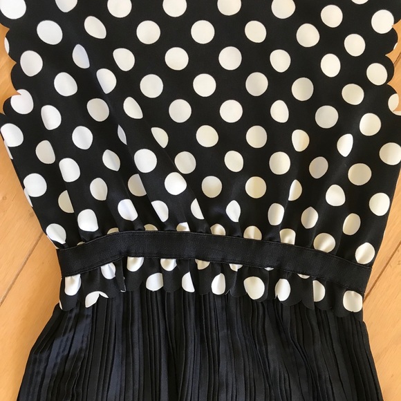 Scallop Polka dot pleated dress - Picture 2 of 3